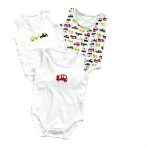 Bundle of 3 pueces of baby tank onesies car themed size 6-12 m white preloved